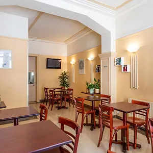 Saint Maurice Hotel Lila